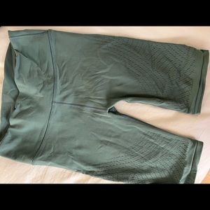 Lululemon Green bike shorts